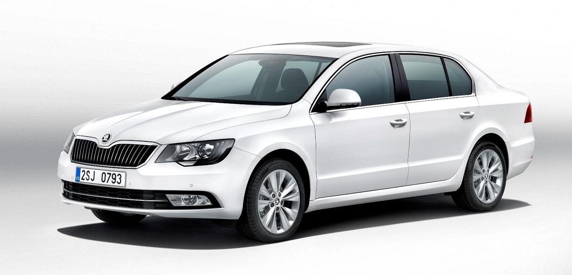 New ŠKODA Superb 2013 (1).jpg